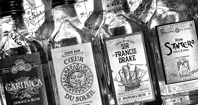 Karibi rum márkák - fekete-fehér